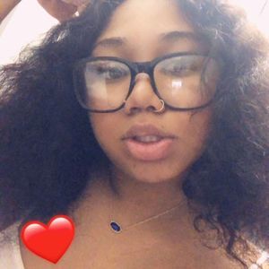 Meet your Posher, Adriana